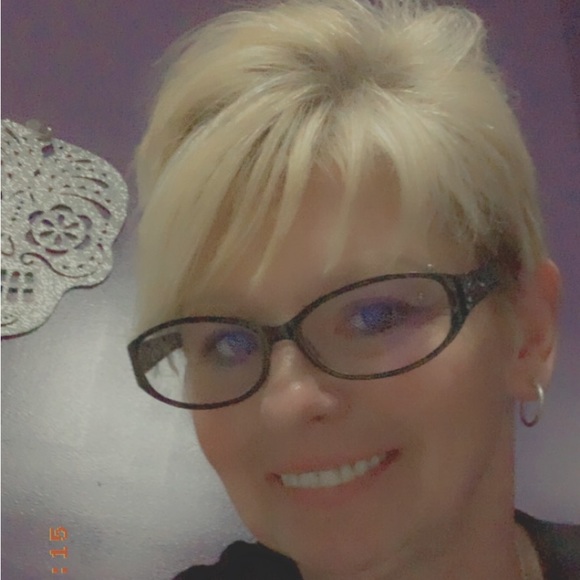 Meet your Posher, Brenda - Picture 1 of 1